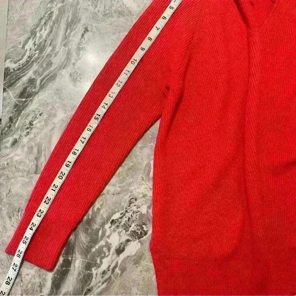 Athleta Hanover Refined V Neck Sweater Size M Pink Merino Wool Pullover Outdoor - Picture 7 of 7